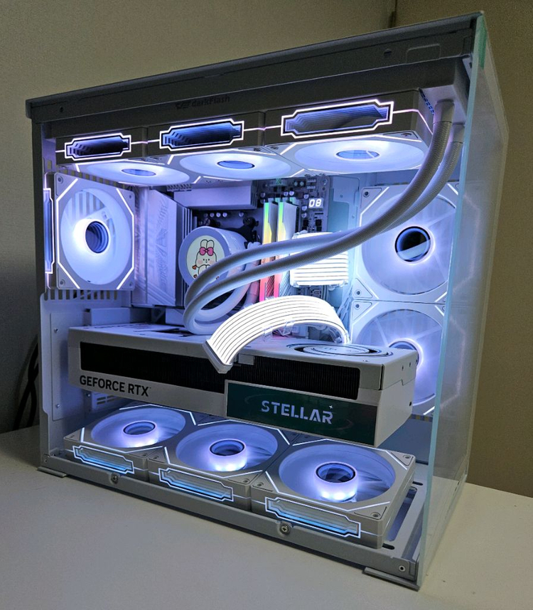 9800X3D RTX5090 하이엔드급 화이트 데스크탑--2