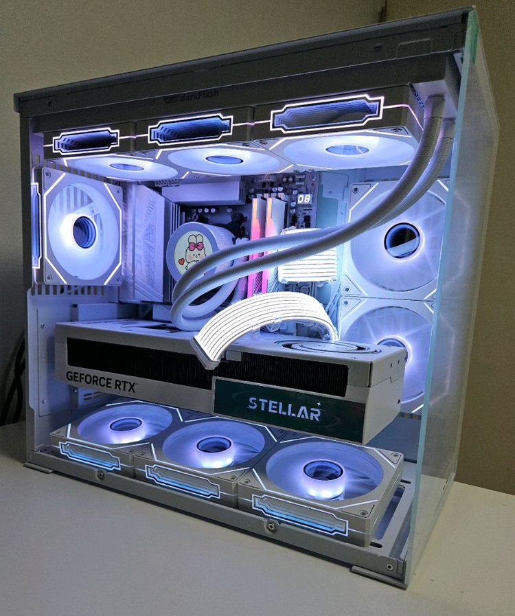 9800X3D RTX5090 하이엔드급 화이트 데스크탑--3