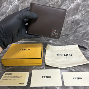 펜디 FF 스퀘어 레더 반지갑