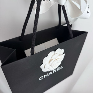 샤넬 카드홀더 캐비어 은장 판매합니다.