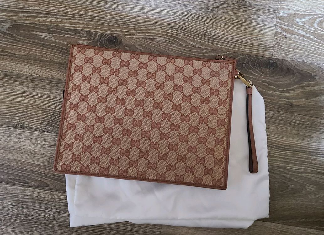 구찌 클러치 파우치크로스백프라다루이비통디올셀린느생로랑샤넬버버리에르메스테수토호보백팩명품가방뉴욕패딩--4