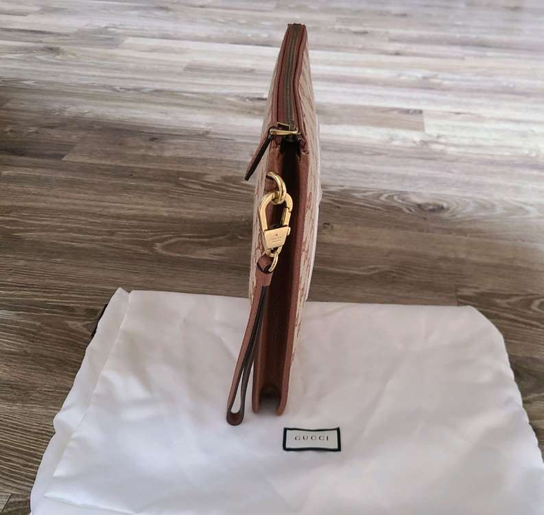 구찌 클러치 파우치크로스백프라다루이비통디올셀린느생로랑샤넬버버리에르메스테수토호보백팩명품가방뉴욕패딩--5