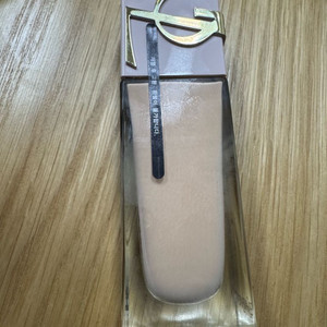 입생로랑 올 아워 글로우 파운데이션 LC5