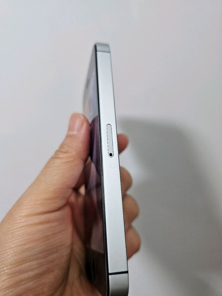 C1. 아이폰 se1 128기가--2