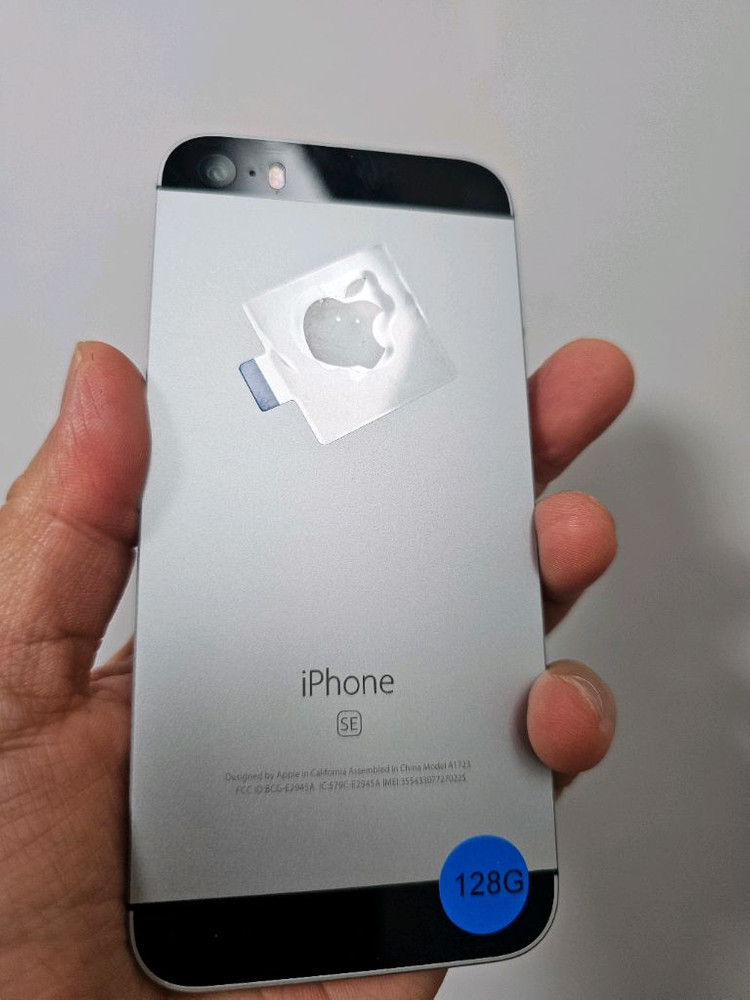 C1. 아이폰 se1 128기가--3