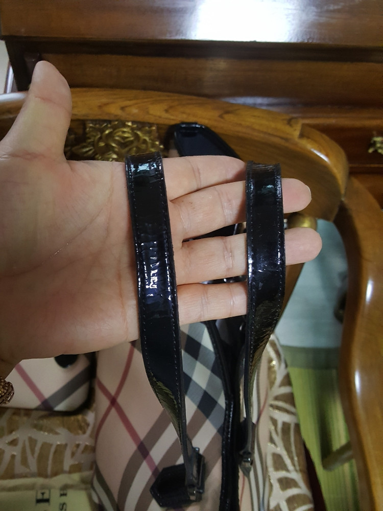 정품버버리숄더백--2