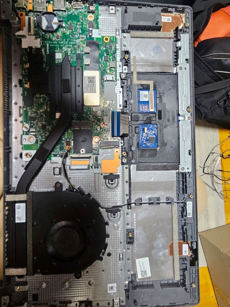 아이디어패드 슬림 3 15ABR8 그레이 팜레스트 외--1