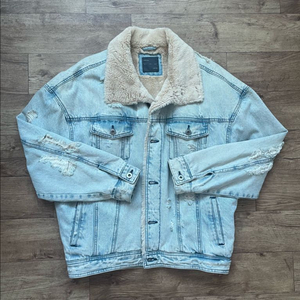 자라 남자 무스탕 100 M ZARA 연청 데님 트러커 양털 데미지 자켓 아우터