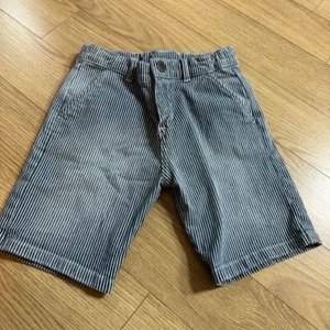 봉통 스트라이프 반바지 6y