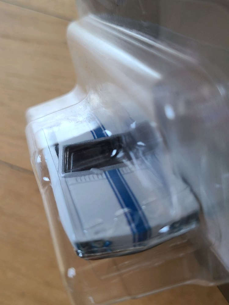 핫휠 프리미엄 66 쉐보레 코르베어 옌코 스팅어--6