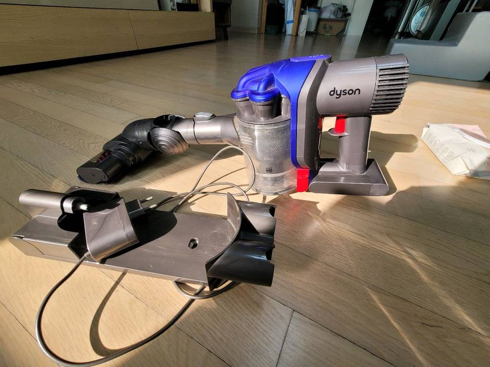 다이슨 DC35 무선 청소기. 이미지