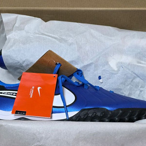 [새제품] 나이키 티엠포 레전드 10 아카데미 TF 275mm 풋살화