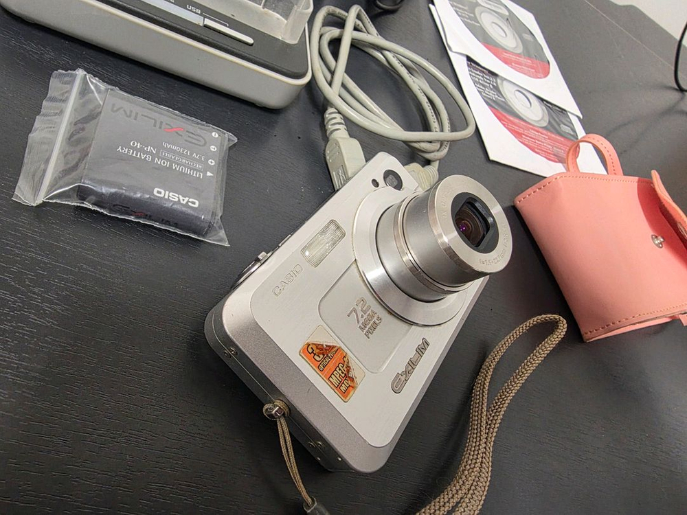 카시오 디카 엑슬림 ex-z750 팝니다--2