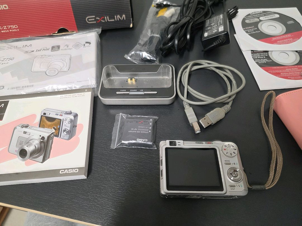 카시오 디카 엑슬림 ex-z750 팝니다--3
