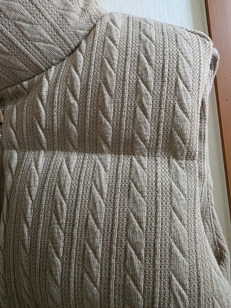 (새상품) 웰론 헤링본 니트 재질 베이지 패딩조끼(따뜻해요)--7