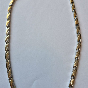 앨트웰 수지기 목걸이