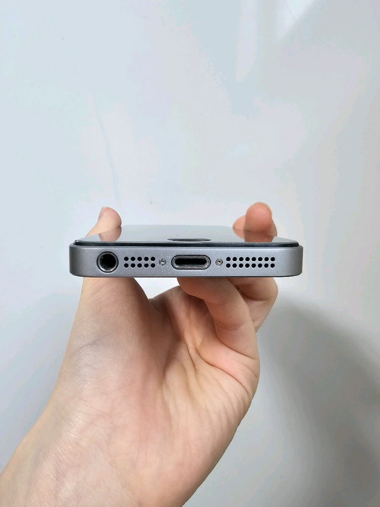 c98. 아이폰 se1 128기가--1