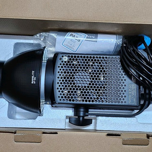 1인 크리에이터 조명 불용품 팝니다. 난라이트, 룩세오, 고독스, 스몰리그