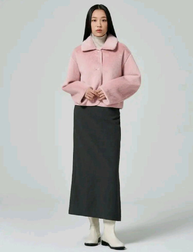 에잇세컨즈 핑크퍼자켓 핑크무스탕 이미지