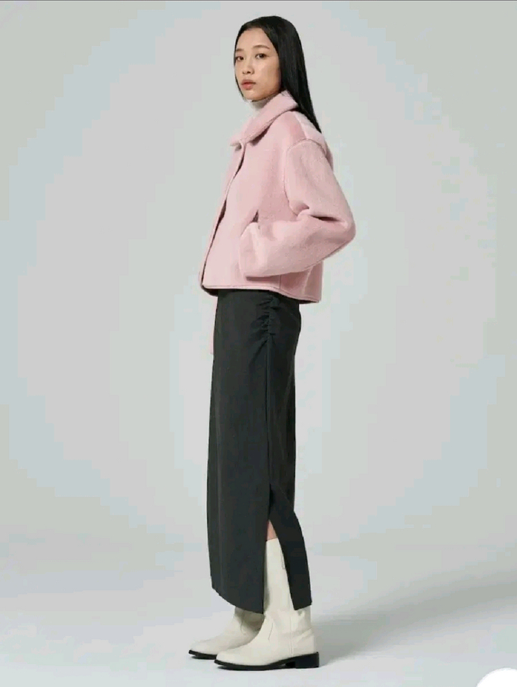 에잇세컨즈 핑크퍼자켓 핑크무스탕 이미지