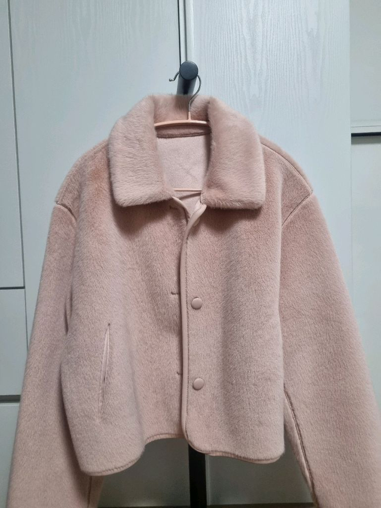 에잇세컨즈 핑크퍼자켓 핑크무스탕 이미지