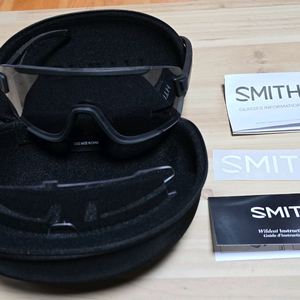 스미스 와일드캣 매트블랙 003 변색고글 + 레드렌즈