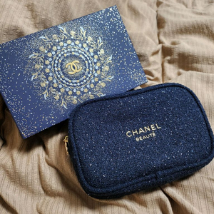 샤넬 뷰티 트위드 파우치