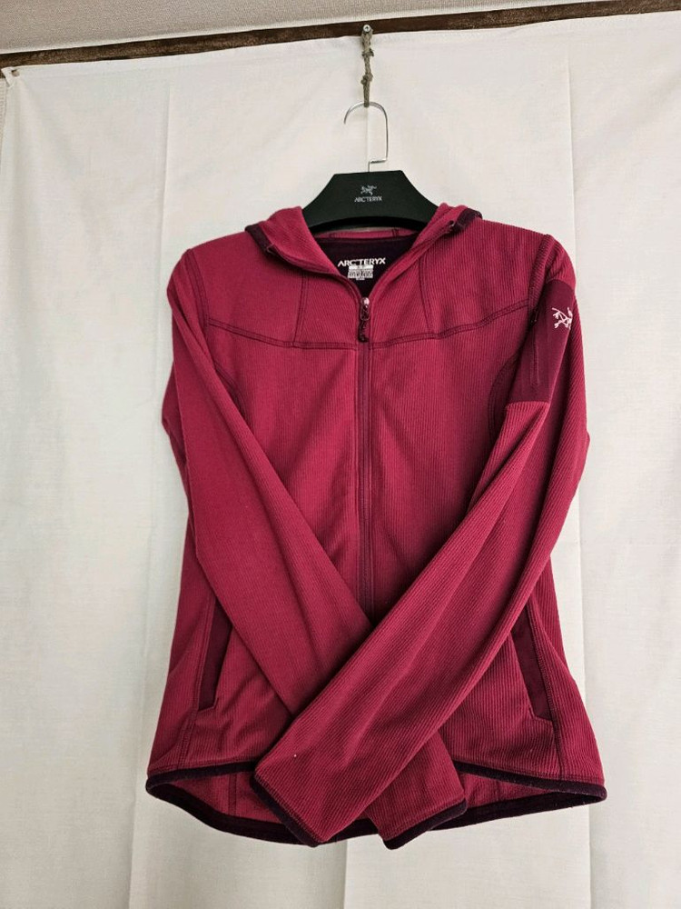 아크테릭스 여성 후드 집업 버건디--2