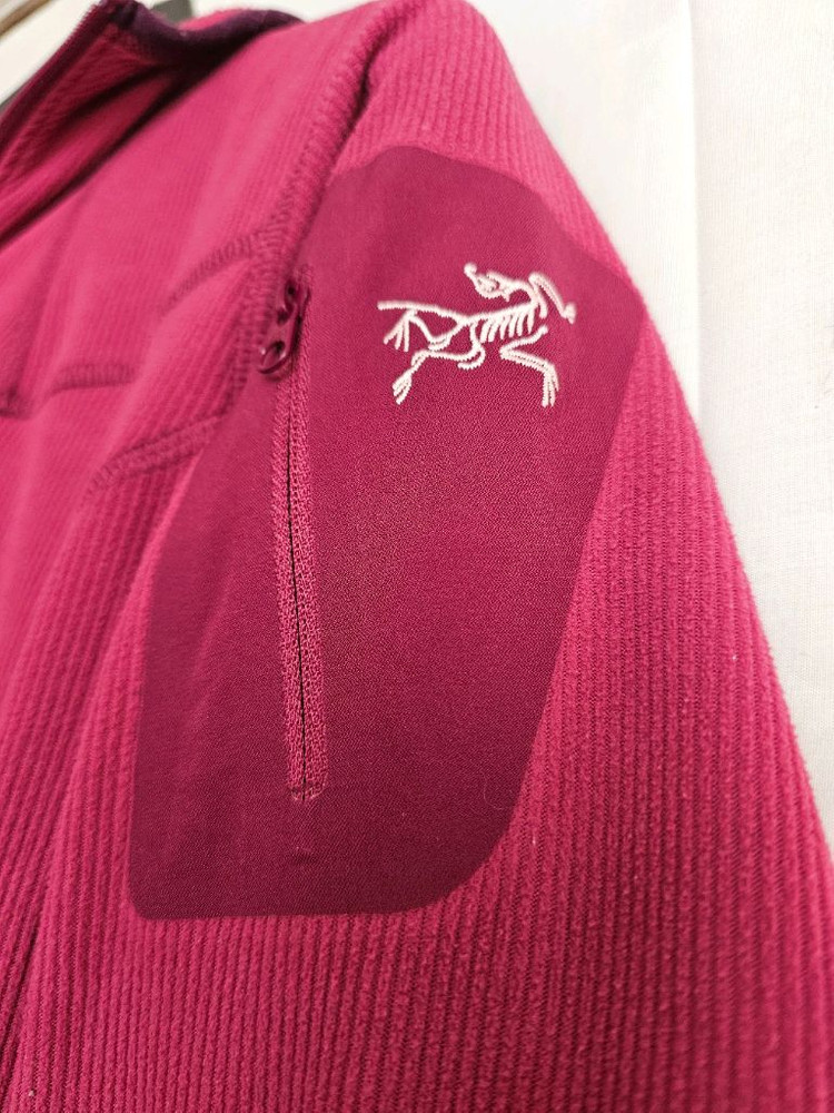 아크테릭스 여성 후드 집업 버건디--3