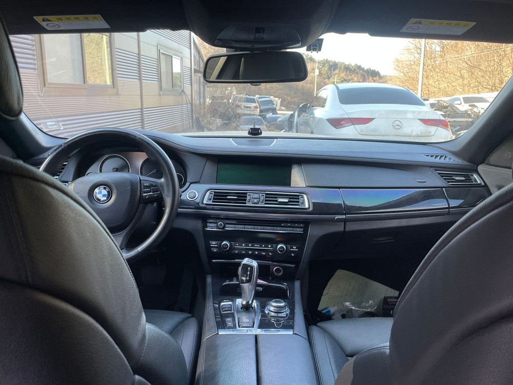 [ BMW 750LI F02 ] 실내 or 전장 및 외장 부품 판매 합니다--5