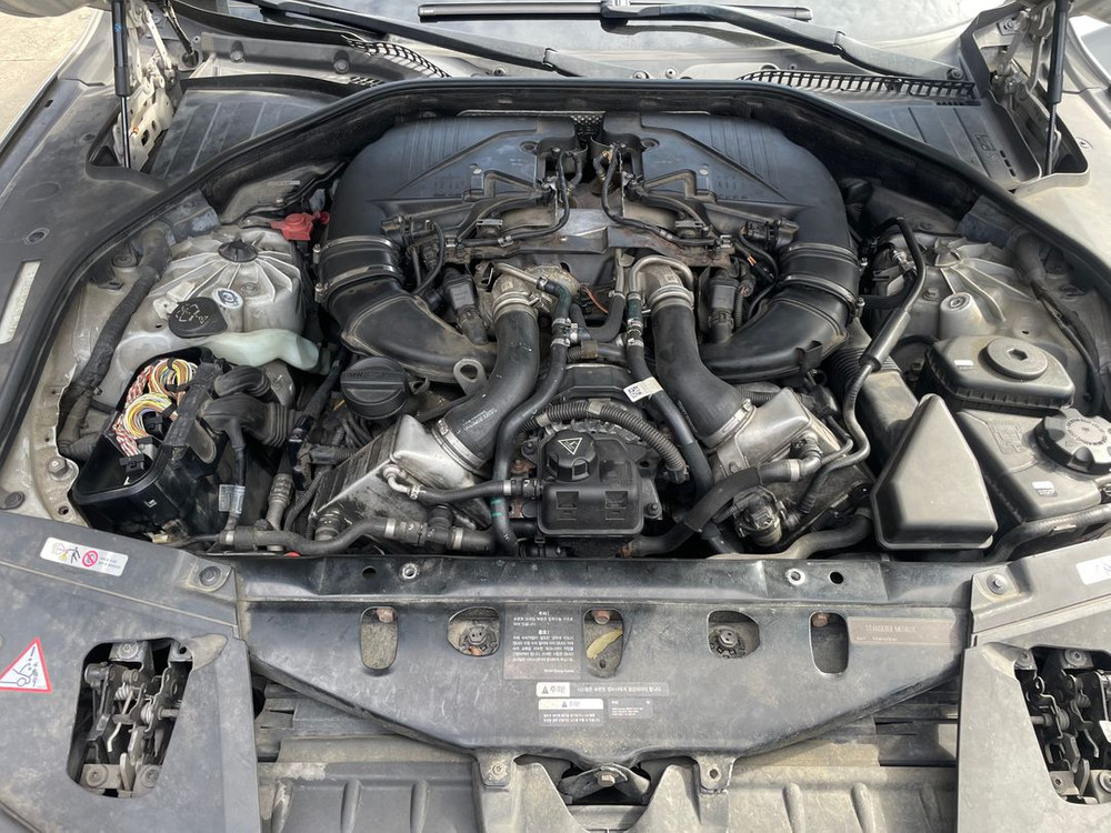 [ BMW 750LI F02 ] 실내 or 전장 및 외장 부품 판매 합니다--7