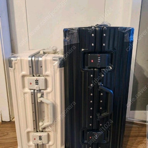 부산 직거래 가능 알루미늄캐리어 연예인케리어 기내용20인치 화물용24인치 캐리어 미사용 새제품