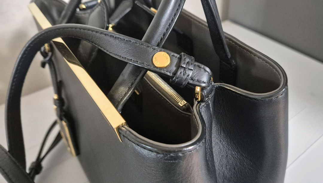 펜디 투쥬르 스몰 토트겸 숄더백 펜디가방--4