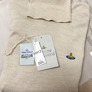 비비안웨스트우드 목 폴라 니트 M