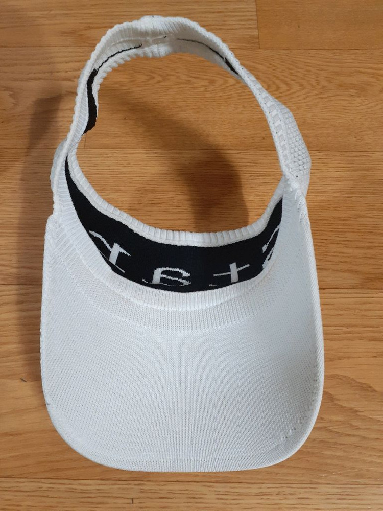 모자 예쁜니다 고급스러워요 요즘 많이 사용해요 미리준비하세요 각각 3000--3