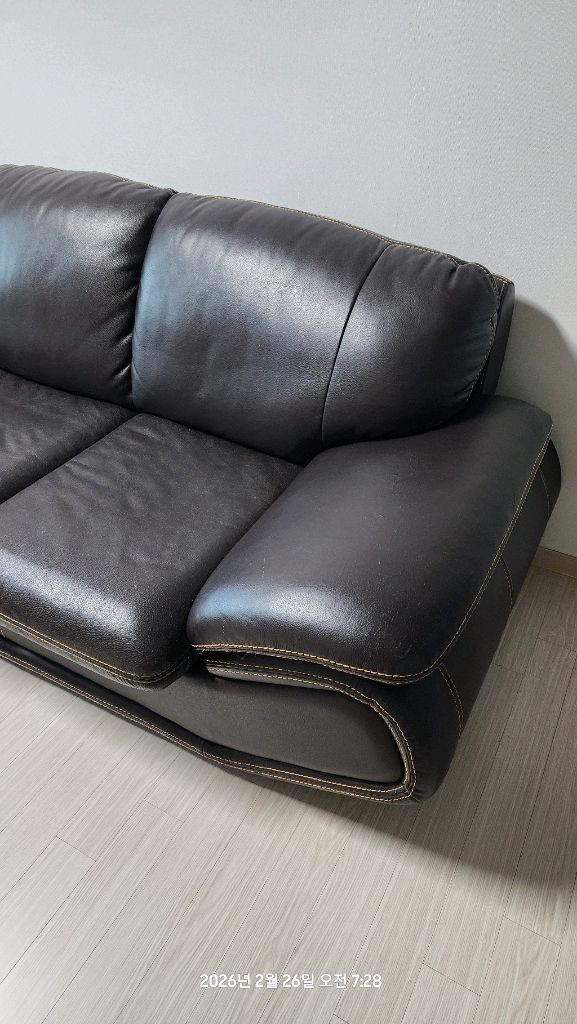 천연가죽 4인용 소파 이미지