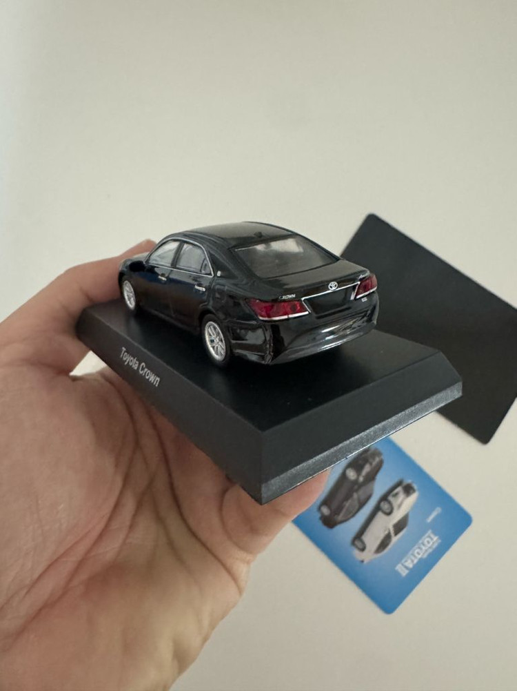 교쇼 1:64 토요타 크라운 블랙--6