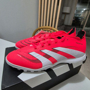 (새상품270) 아디다스 프레데터 리그 폴드오버 FT 터프 새상품