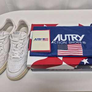 풀박스 오트리 메달리스트 고트스킨 스니커즈 42사이즈 270 이미지