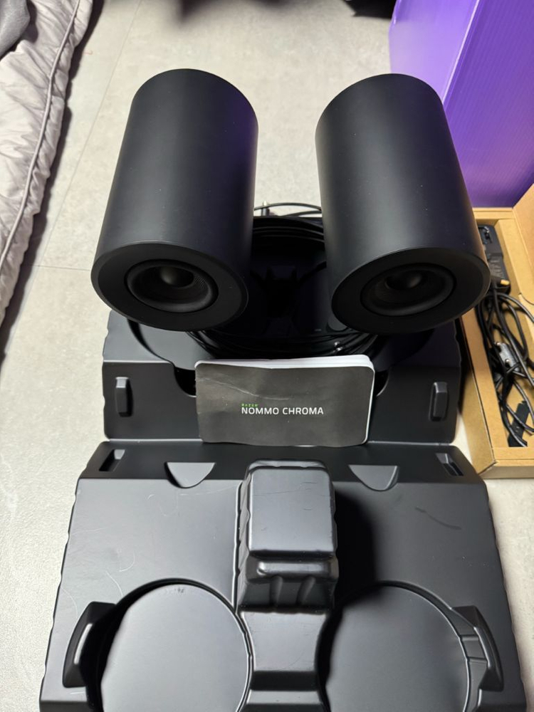 RAZER Nommo Chroma 2.0--1