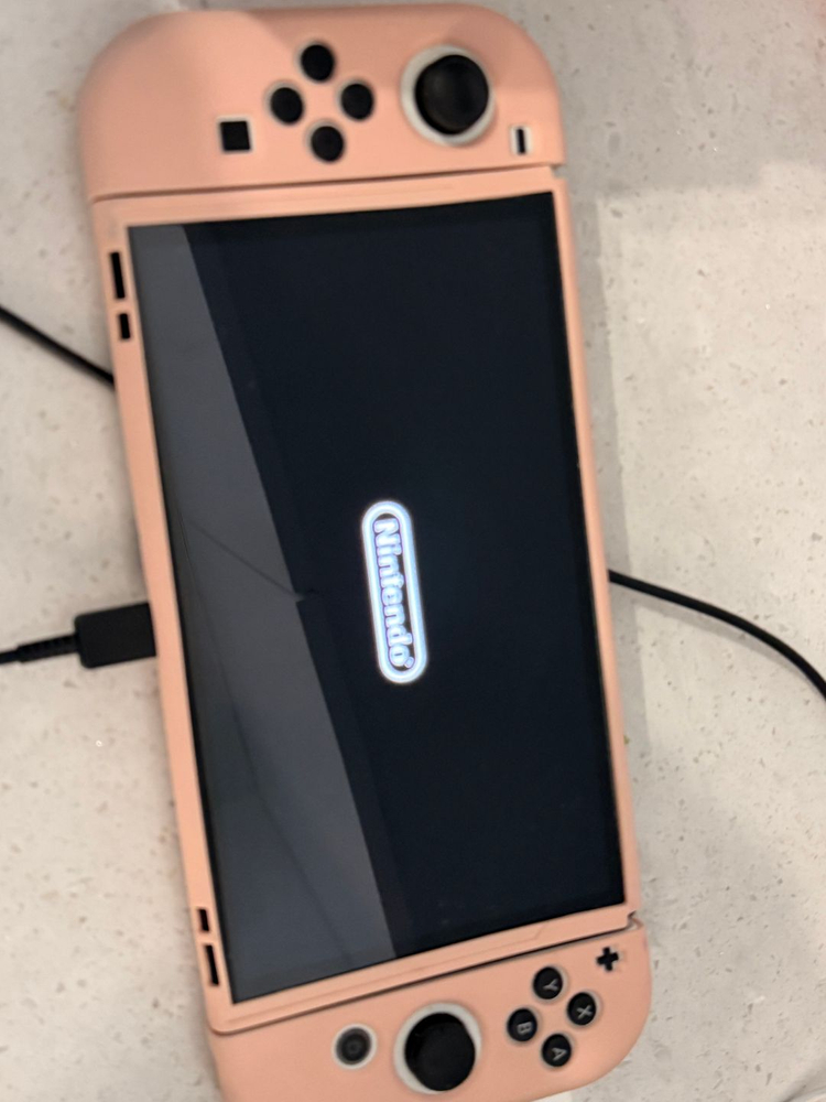 휴대용 게임기 OLED 핑크케이스 이미지