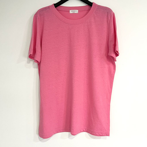 핑크 반팔 티셔츠 이미지