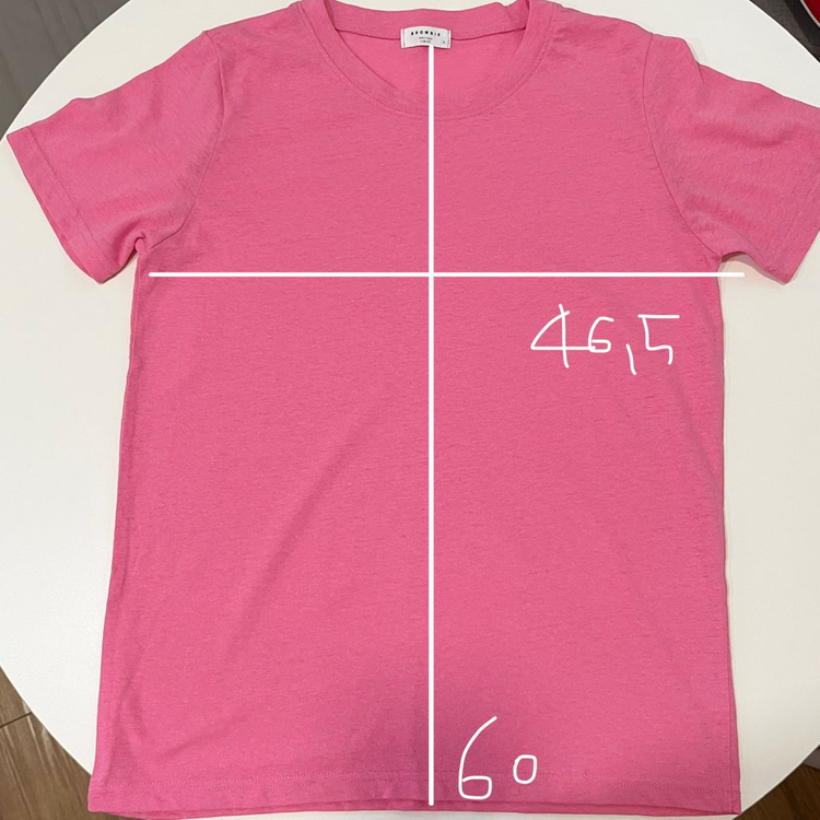 핑크 반팔 티셔츠 이미지