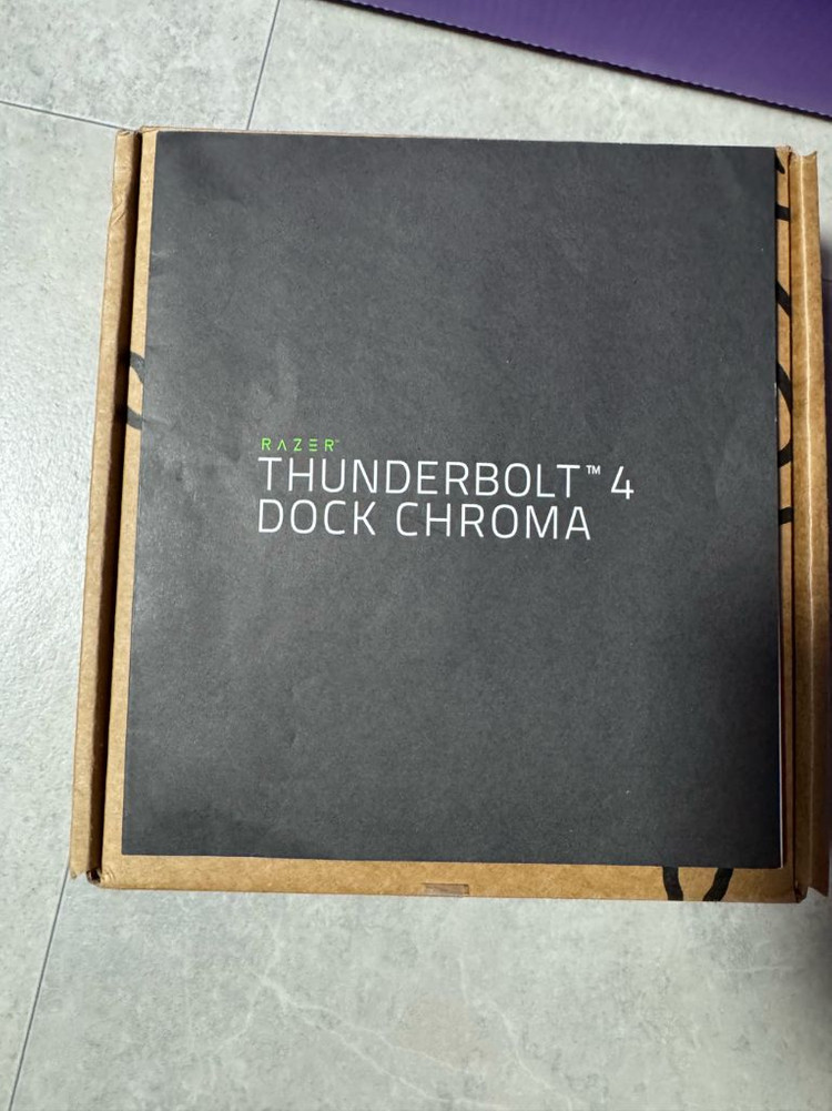 레이저 썬더볼트4 Dock Chroma도킹스테이션--1