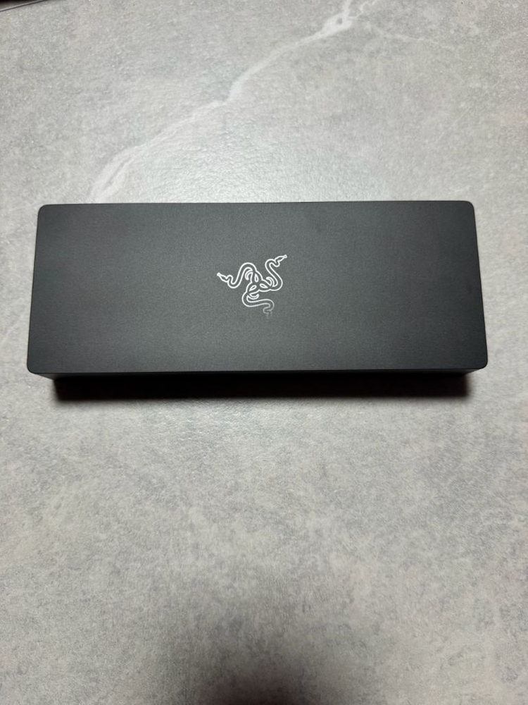 레이저 썬더볼트4 Dock Chroma도킹스테이션--4