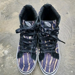 반스 오프더월 하이탑240