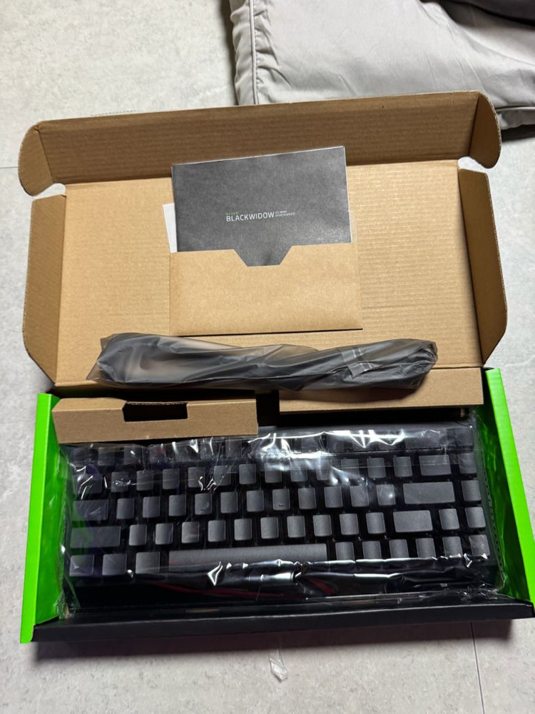 RAZER BlackWidow V3 MiniHyperSpeed, 황축 팬텀에디션--1