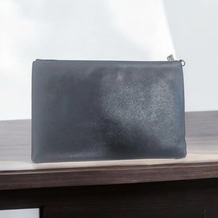 프라다 정품 클러치 판매합니다--1