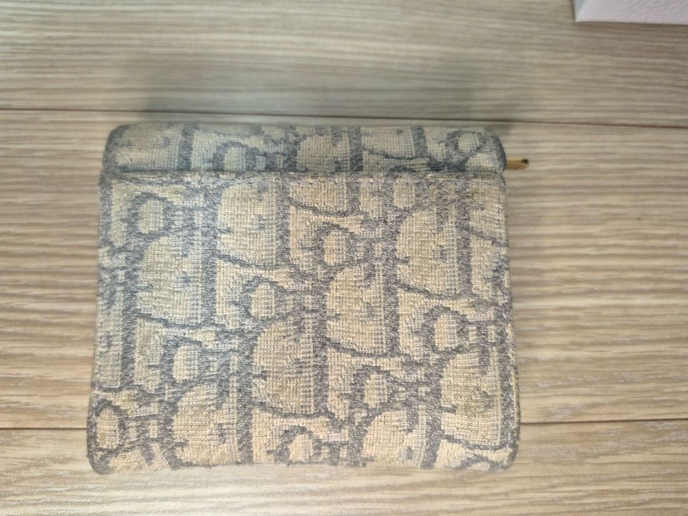 풀박스 디올 정품 오블리크 로투스 새들 반지갑 팝니다 이미지