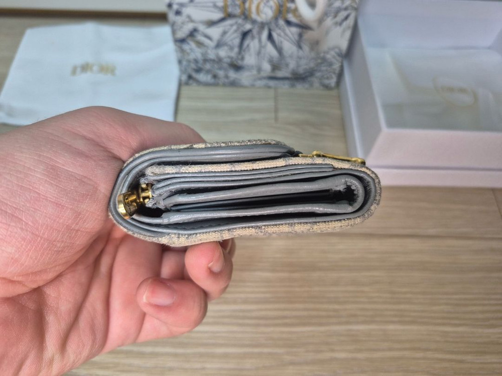 풀박스 디올 정품 오블리크 로투스 새들 반지갑 팝니다 이미지